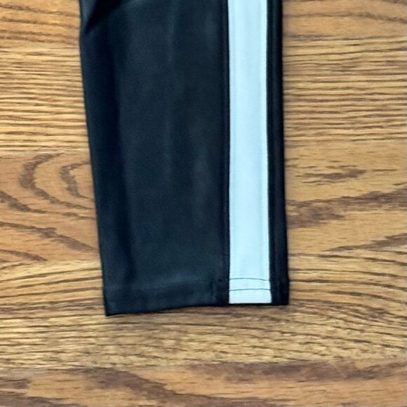 Spanx Coated Racing Stripe Leggings. Size Small. - Picture 4 of 10